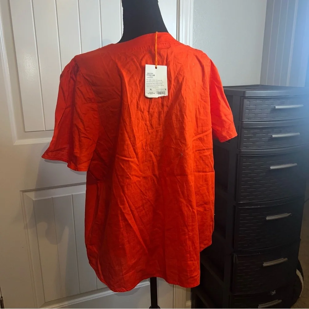 Knox Rose XL red Top - ties in front in Front - Picture 3 of 4